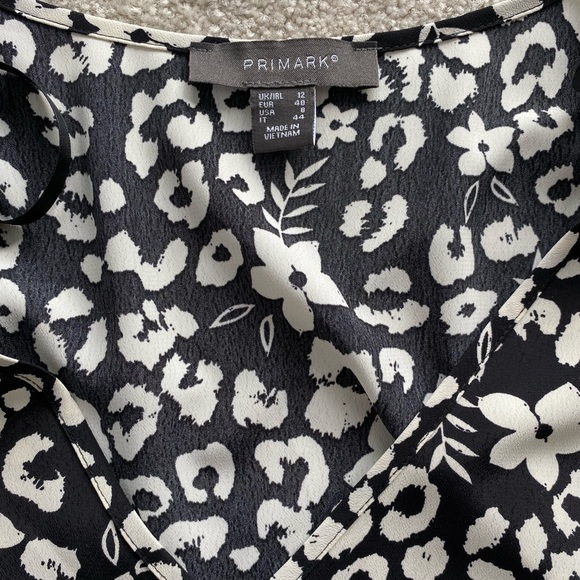 Primark Floral Ruffle 3/4 sleeve dress, size UK 12/US 8 - Picture 2 of 2